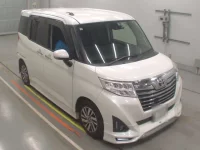 Toyota ROOMY лот № 30090 оценка 4  с аукциона в Японии 4