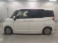 Toyota ROOMY лот № 30090 оценка 4  с аукциона в Японии 3