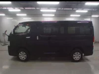 Toyota HIACE VAN лот № 30093 оценка 3.5  с аукциона в Японии 3