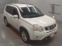 Nissan X-TRAIL лот № 30092 оценка 3  с аукциона в Японии 4