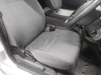 Toyota HIACE VAN лот № 30098 оценка 3  с аукциона в Японии 7