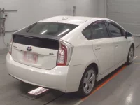 Toyota Prius лот № 30099 оценка 3.5  с аукциона в Японии 1