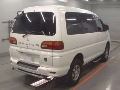 Mitsubishi DELICA