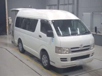 Toyota HIACE VAN лот № 30033 оценка 3.5  с аукциона в Японии 4