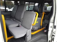Toyota HIACE VAN лот № 30033 оценка 3.5  с аукциона в Японии 9