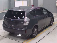 Toyota PRIUS ALPHA лот № 30032 оценка 4  с аукциона в Японии 1