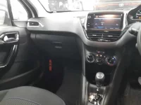 Peugeot 208 лот № 38049 оценка 4  с аукциона в Японии 8