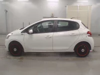 Peugeot 208 лот № 38049 оценка 4  с аукциона в Японии 3