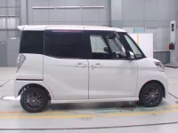 Nissan DAYZ ROOX лот № 30042 оценка 4.5  с аукциона в Японии 2