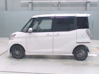 Nissan DAYZ ROOX лот № 30042 оценка 4.5  с аукциона в Японии 3