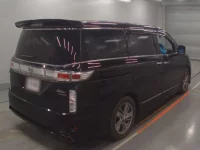 Nissan ELGRAND лот № 30109 оценка 4  с аукциона в Японии 1