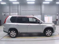 Nissan X-TRAIL лот № 30040 оценка 3.5  с аукциона в Японии 2