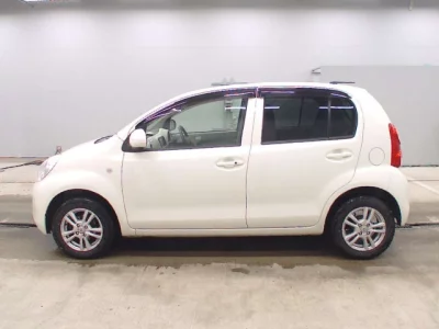 Toyota PASSO  с аукциона в Японии