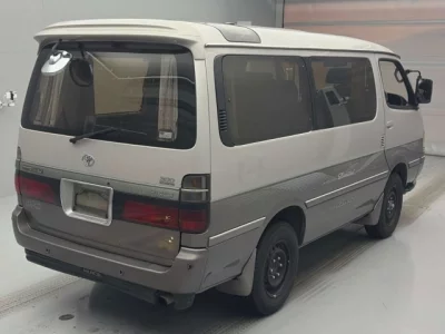Toyota HIACE  с аукциона в Японии