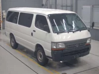 Toyota HIACE VAN лот № 30045 оценка 3.5  с аукциона в Японии 4