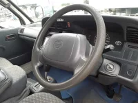 Toyota HIACE VAN лот № 30045 оценка 3.5  с аукциона в Японии 6