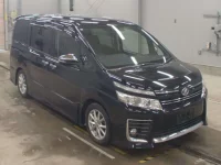 Toyota VOXY лот № 3025 оценка 3  с аукциона в Японии 4