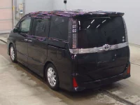 Toyota VOXY лот № 3025 оценка 3  с аукциона в Японии 5