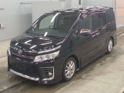 Toyota VOXY  с аукциона в Японии