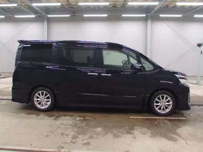 Toyota VOXY  с аукциона в Японии