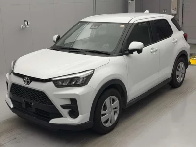 Toyota RAIZE  с аукциона в Японии