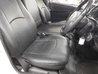 Toyota HIACE VAN лот № 30120 оценка 4  с аукциона в Японии 7