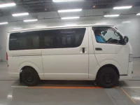Toyota HIACE VAN лот № 30120 оценка 4  с аукциона в Японии 2