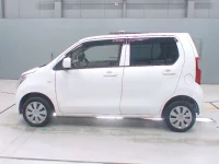 Suzuki WAGON R лот № 30052 оценка 4.5  с аукциона в Японии 3