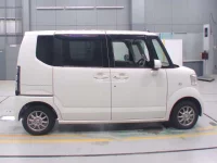 Honda N BOX лот № 30054 оценка 4  с аукциона в Японии 2
