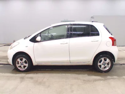Toyota VITZ  с аукциона в Японии