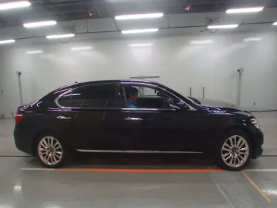 Lexus LS  с аукциона в Японии