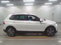 Volkswagen TIGUAN лот № 38083 оценка 5  с аукциона в Японии 2