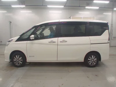 Nissan SERENA  с аукциона в Японии