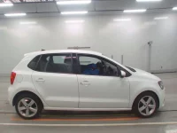 Volkswagen POLO лот № 38086 оценка 4.5  с аукциона в Японии 2