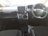 Toyota WISH лот № 30070 оценка 3.5  с аукциона в Японии 8