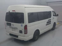 Toyota HIACE лот № 6902 оценка 3  с аукциона в Японии 1