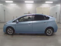 Toyota PRIUS PHV лот № 30144 оценка 3.5  с аукциона в Японии 3