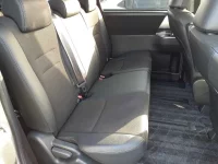 Toyota VOXY лот № 30080 оценка 4  с аукциона в Японии 9