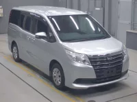 Toyota NOAH лот № 30082 оценка R  с аукциона в Японии 4