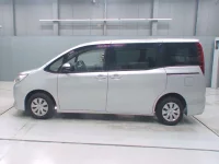 Toyota NOAH лот № 30082 оценка R  с аукциона в Японии 3