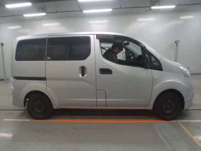 Nissan NV200  с аукциона в Японии