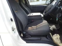 Toyota HIACE VAN лот № 30092 оценка 3.5  с аукциона в Японии 7