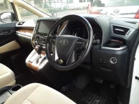 Toyota ALPHARD лот № 30095 оценка 4  с аукциона в Японии 6