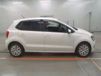 Volkswagen POLO лот № 38136 оценка 4.5  с аукциона в Японии 2