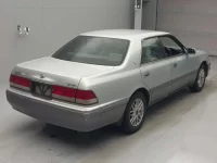 Toyota CROWN лот № 9023 оценка 3.5  с аукциона в Японии 1