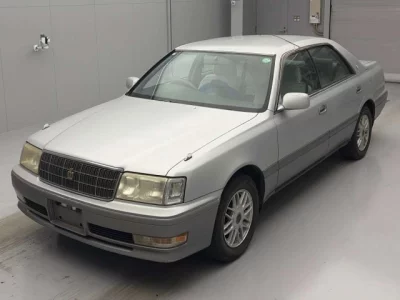 Toyota CROWN  с аукциона в Японии