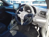 Toyota YARIS лот № 30110 оценка 4  с аукциона в Японии 6