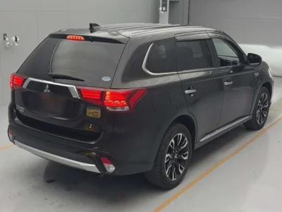 Mitsubishi OUTLANDER PHEV