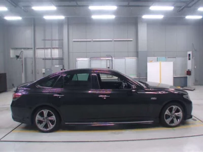 Toyota CROWN  с аукциона в Японии