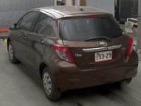 Toyota VITZ лот № 3072 оценка R  с аукциона в Японии 1
